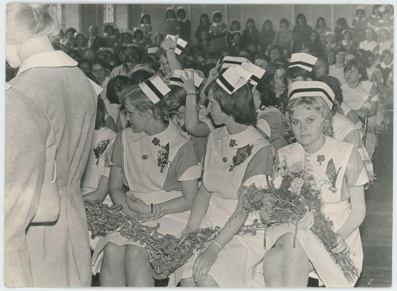 Uczennice i nauczyciele Liceum Medycznego w Kaliszu