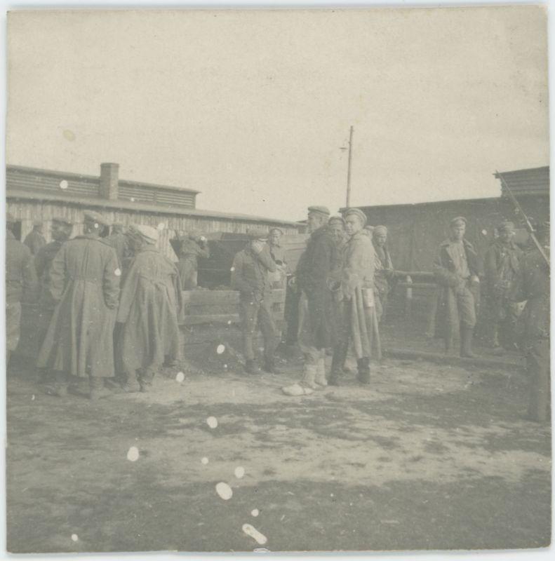 Legioniści w obozie jenieckim w Szczypiornie