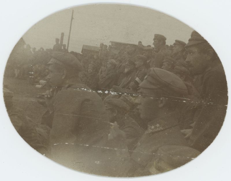 Na placu w obozie jenieckim w Szczypiornie