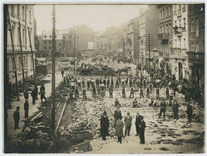 Brukowanie Głównego Rynku w Kaliszu