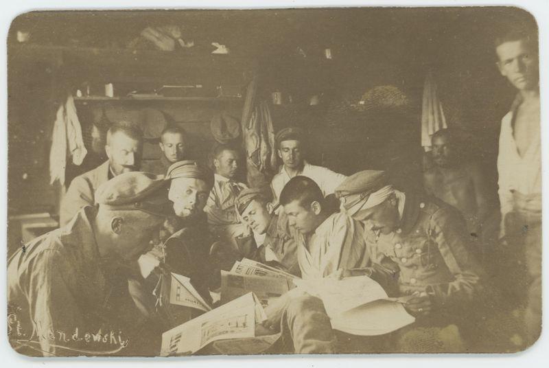 W baraku w obozie jenieckim w Szczypiornie