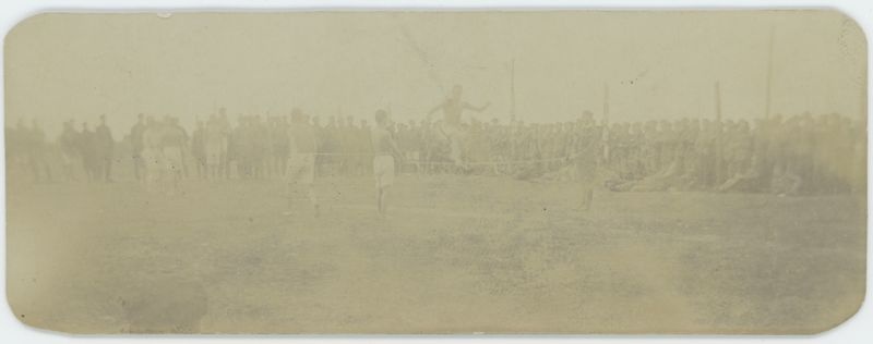 Zawody sportowe w obozie jenieckim w Szczypiornie