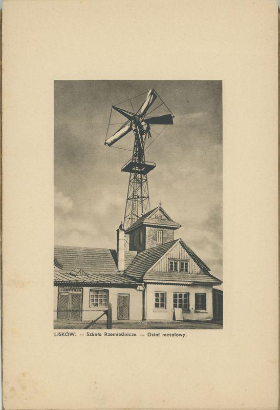 Album z pocztówkami z Liskowa "Pamiątka z wystawy >>Praca i Kultura Wsi<<"