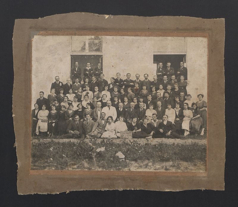 Zdjęcie grupowe uczestników Kursu Fizyko-Matematycznego Kalisz 1931-1932. 