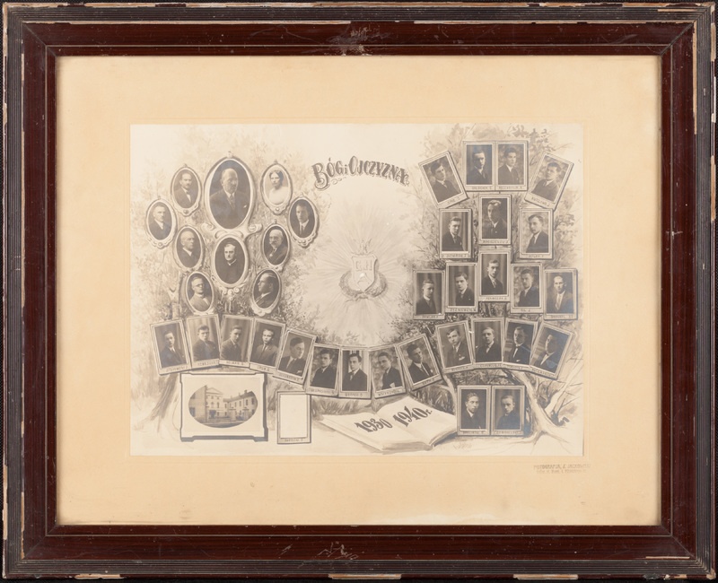 Tableau profesorów i uczniów Gimnazjum A. Asnyka w Kaliszu