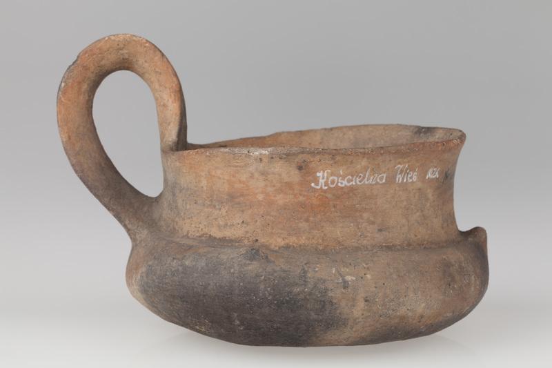 Czerpak gliniany dwustożkowy z taśmowym uchem 