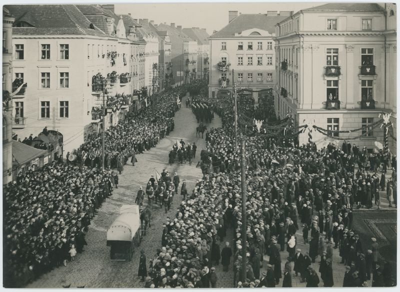Zdjęcie z pobytu w Kaliszu . J. Piłsudskiego, I. Mościckiego, S. Wojciechowskiego