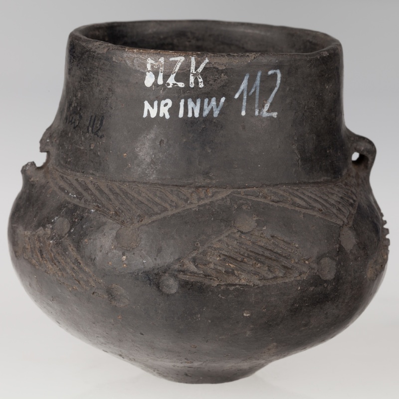 naczynie dwustożkowe zaopatrzone w dwa ucha 