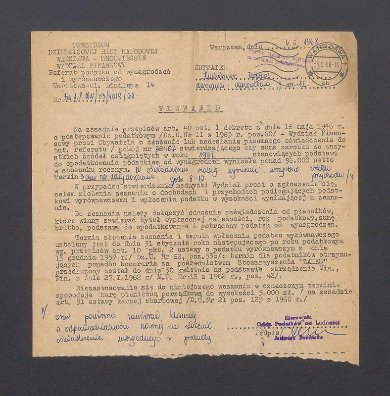 Wezwanie do Wydziału Finansowego Dzielnicowej Rady Narodowej Warszawa w sprawie złożenia zeznania o dochodach i przychodach podlegających podatkowi.