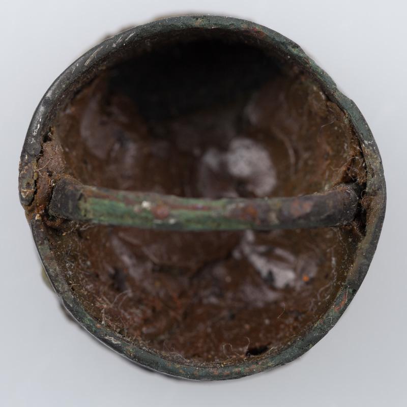 Wisior koszyczkowaty