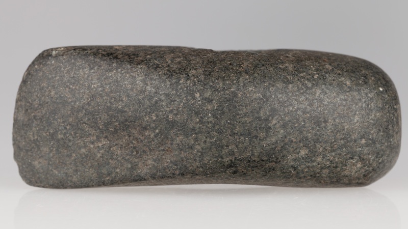 Toporek krzemienny kształtu łódkowatego