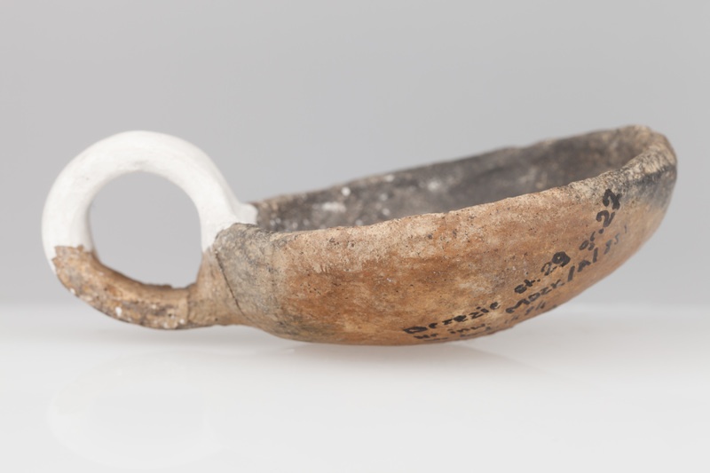 Miniaturowy czerpak o kulistym kształcie