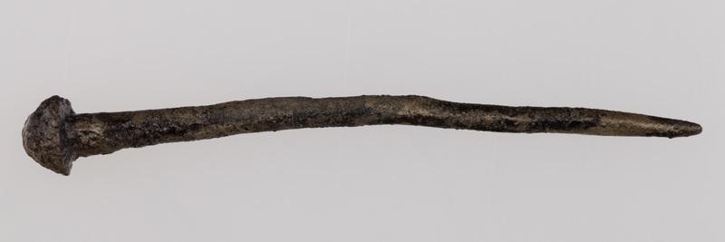 Gwóźdź żelazny z łebkiem półkolistym