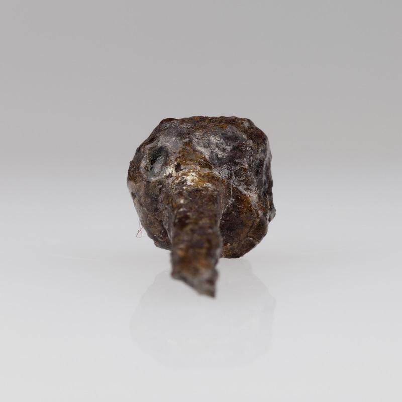 Nit żelazny z główką