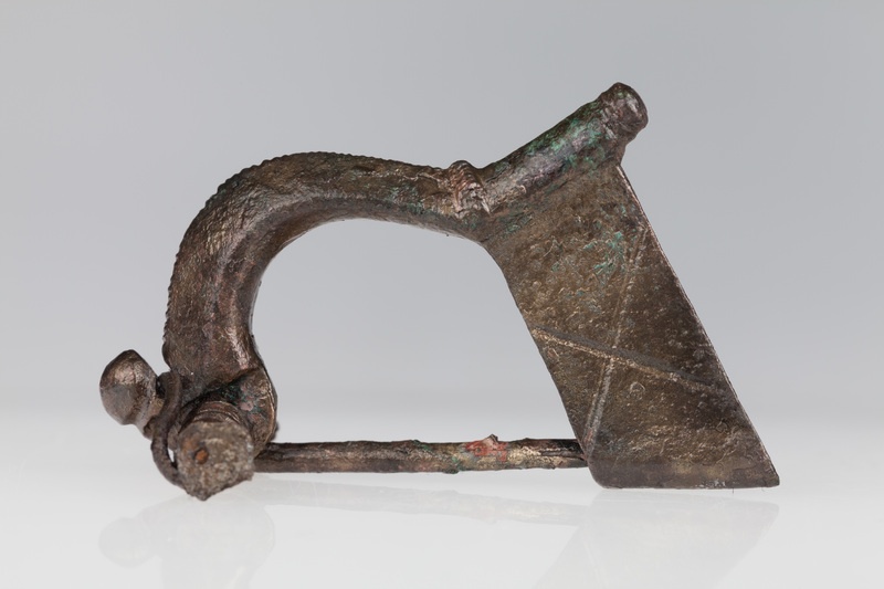 Zapinka dwudzielna z wysoką pochewką