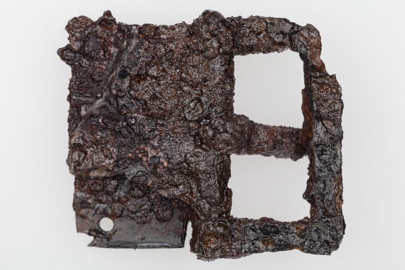 Sprzączka żelazna, prostokątna z jednym kolcem