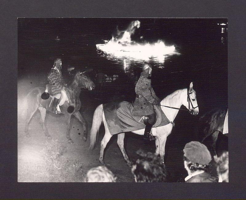 Jarmark Bartłomiejski. Wojowie na koniach.
