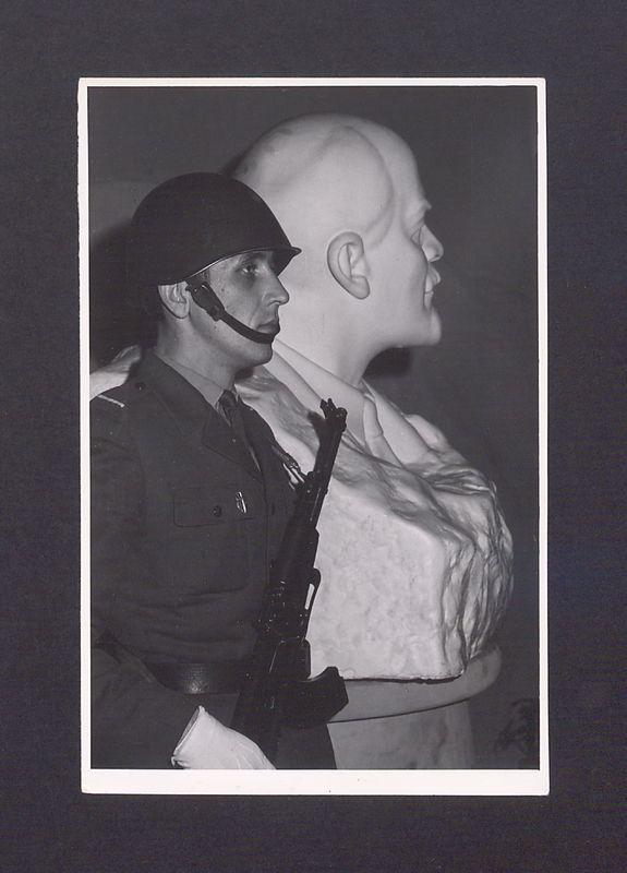 25 lat wyzwolenia Gniezna. Warta honorowa.