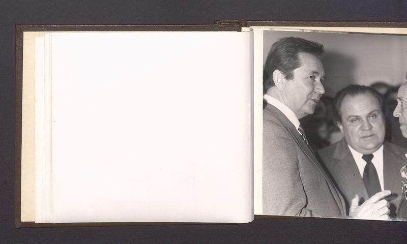 Album pamiątkowy z obrazujący uroczystość z okazji 80-lecia urodzin T. Kulisiewicza, cz. 1