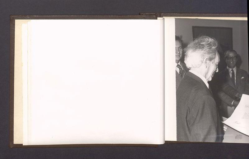 Album pamiątkowy z obrazujący uroczystość z okazji 80-lecia urodzin T. Kulisiewicza, cz. 1