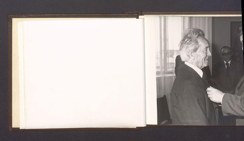 Album pamiątkowy z obrazujący uroczystość z okazji 80-lecia urodzin T. Kulisiewicza, cz. 1