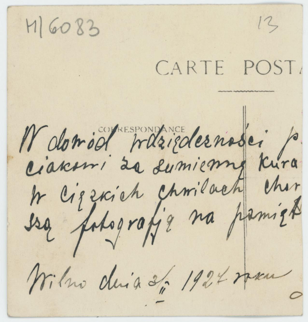 Fotografia przedstawiająca Mieczysława Trzeciaka z pacjentami