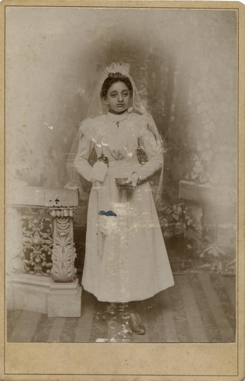 Portret komunijny dziewczynki