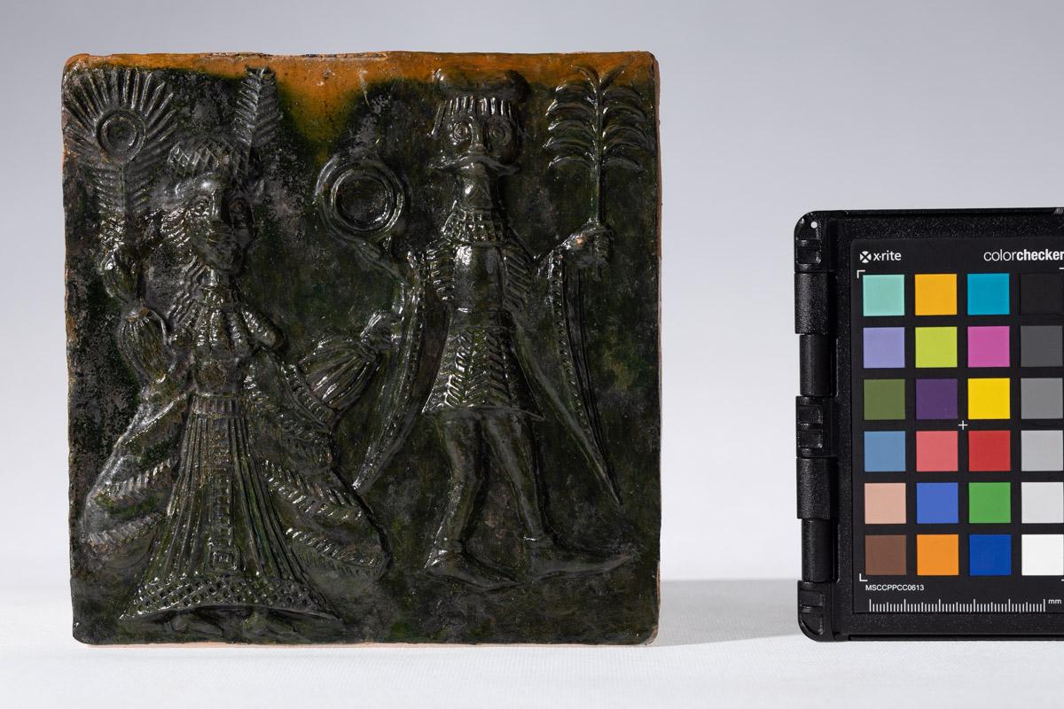 Kafel z motywem pary młodej podczas zaślubin