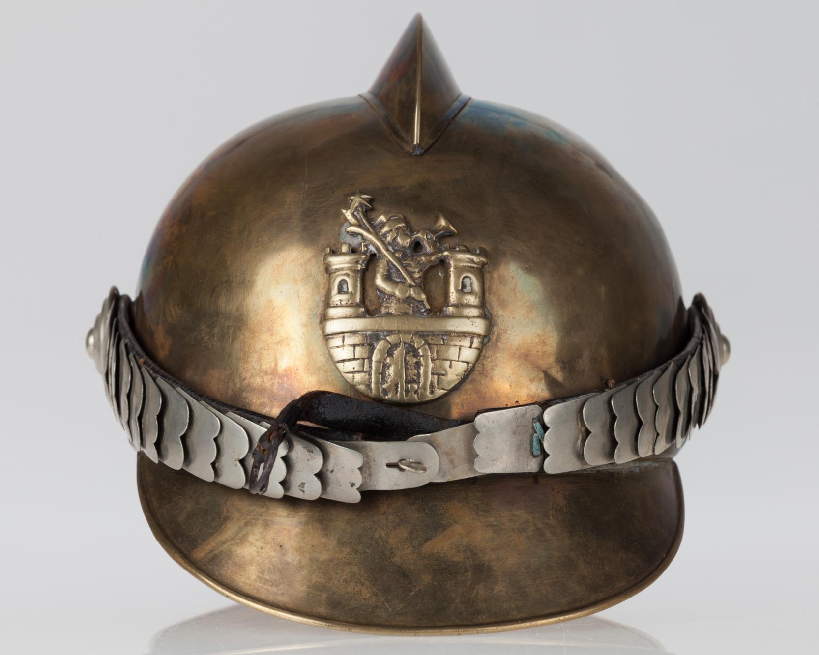 Hełm strażacki z herbem Kalisza