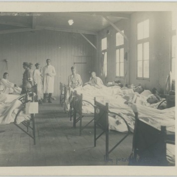 "Dom przedpogrzebowy". Obóz jeniecki w Szczypiornie