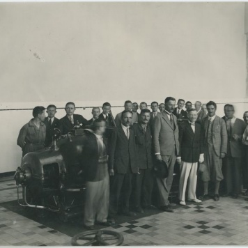 Zbiorowa fotografia wykonana podczas Powszechnej Wystawy Krajowej w Poznaniu