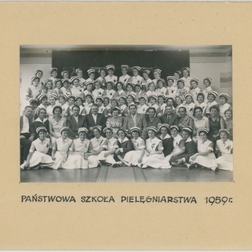 Uczennice Państwowej Szkoły Pielęgniarstwa w Kaliszu