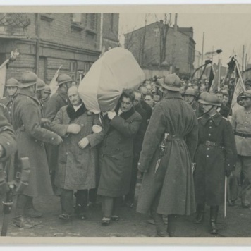 Uroczystości przeniesienia zwłok legionistów do Mauzoleum w Kaliszu