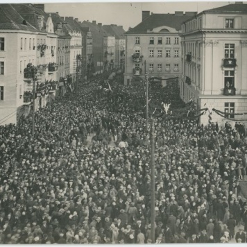 Zdjęcie z pobytu w Kaliszu . J. Piłsudskiego, I. Mościckiego, S. Wojciechowskiego