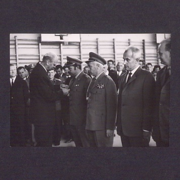 25-lecie Polskiej Rzeczypospolitej Ludowej. Odznaczanie zasłużonych dla PRL.