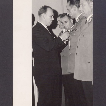 Odznaczenia pracowników Milicji Obywatelskiej z okazji Odrodzenia Polski.