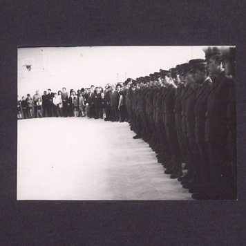 25-lecie Polskiej Rzeczypospolitej Ludowej. Grupa uczestników uroczystości.