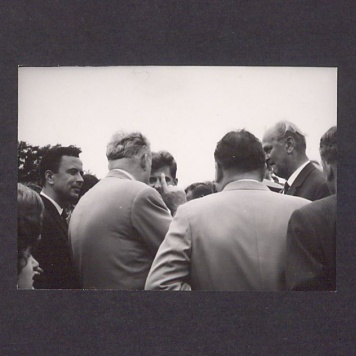 25-lecie Polskiej Rzeczypospolitej Ludowej. Grupa uczestników uroczystości.