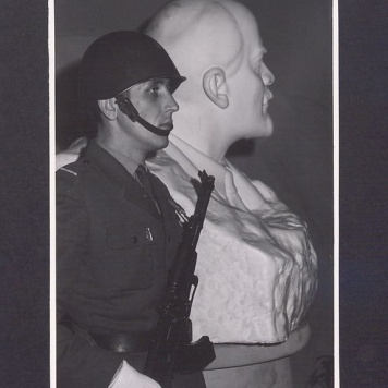 25 lat wyzwolenia Gniezna. Warta honorowa.