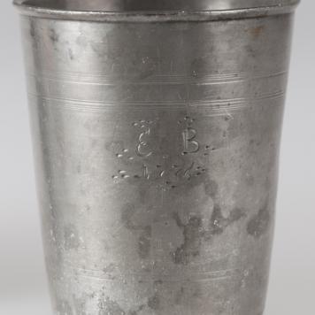 Kubek nieustalonego cechu