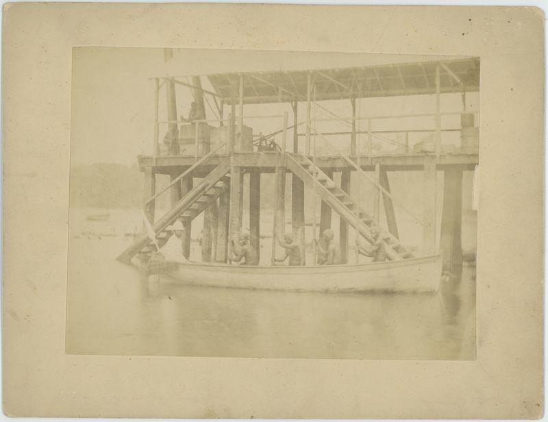 Stefan Szolc-Rogoziński w łodzi