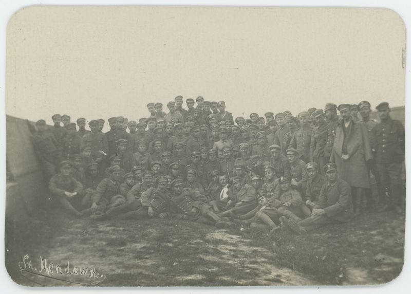 Legioniści w obozie jenieckim w Szczypiornie