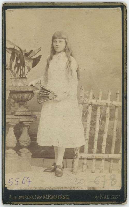 Portret młodej kobiety