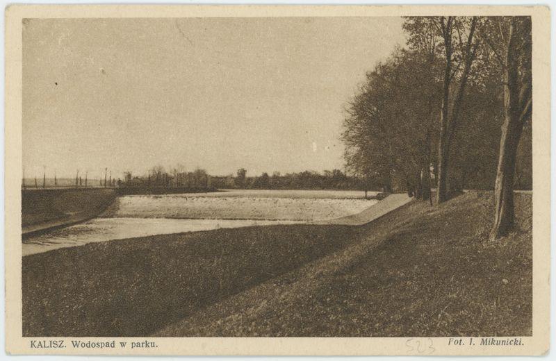 Wodospad w parku, Kalisz 