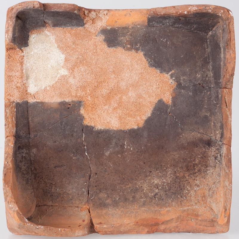 Kafel z herbem Pogoń z krzyżem jagiellońskim