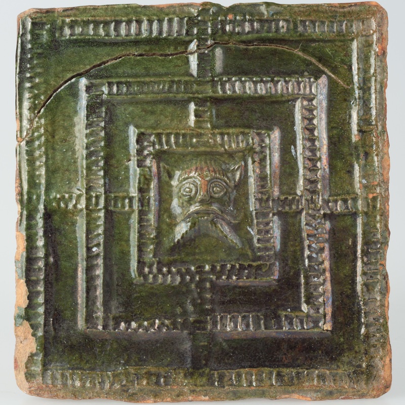 Kafel z wyobrażeniem labiryntu minotaura lub diabła