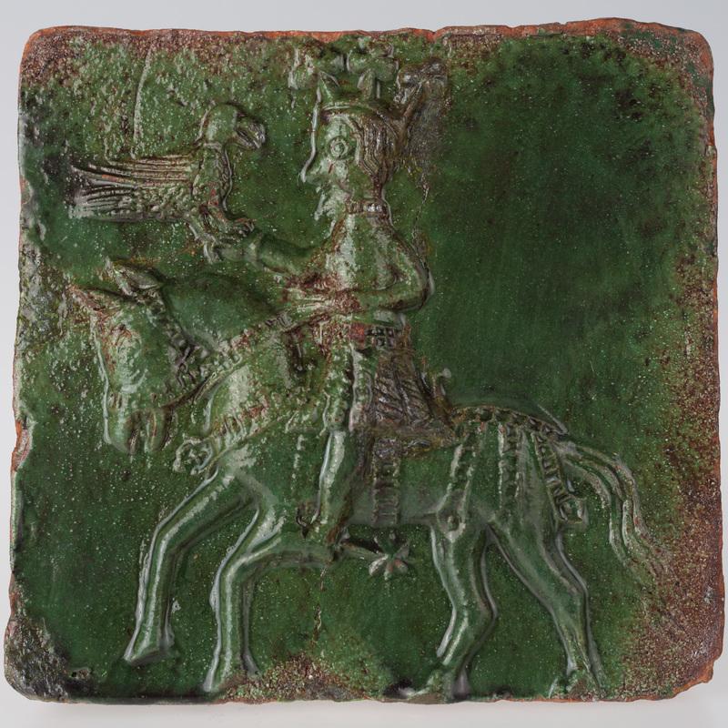 Kafel przedstawiający króla z sokołem na łowach