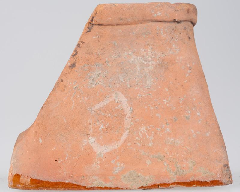 Kafel z ornamentem roślinnym