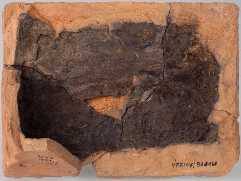 Kafel z ornamentem czworolistnym