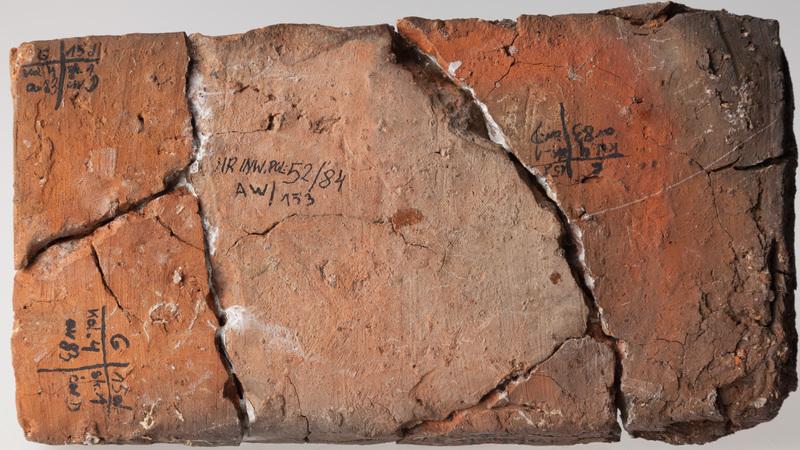 Płytka z wyobrażeniem orła